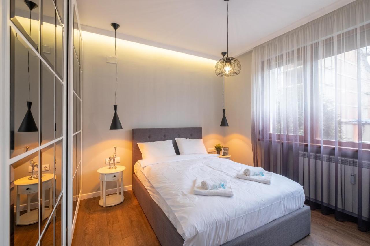 Designer & Cozy 2Bd Flat With A Parking In The City Center By Flat Mаnager Sofia Esterno foto