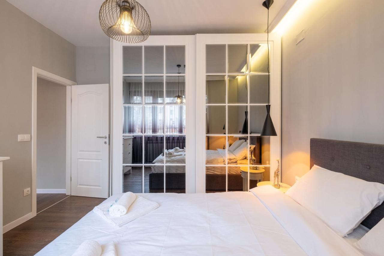 Designer & Cozy 2Bd Flat With A Parking In The City Center By Flat Mаnager Sofia Esterno foto